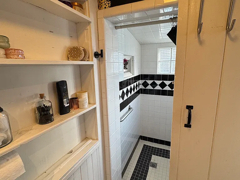 465 S Olive St — Photo 16