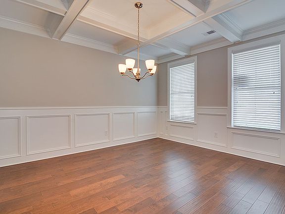 3rd image of 2520 Sunflower Dr