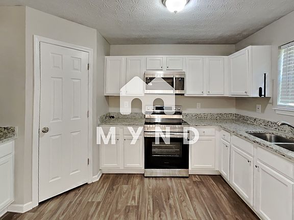 4th image of 91 Lakesprings Dr