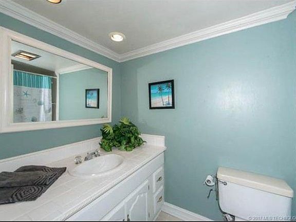 master bath with tub/shower combo