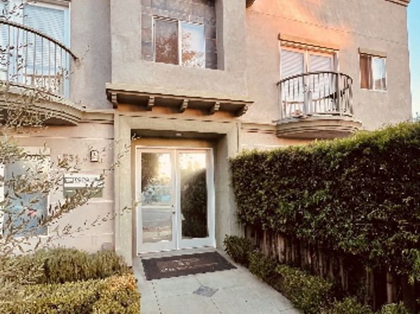 6534 Balboa Blvd #D