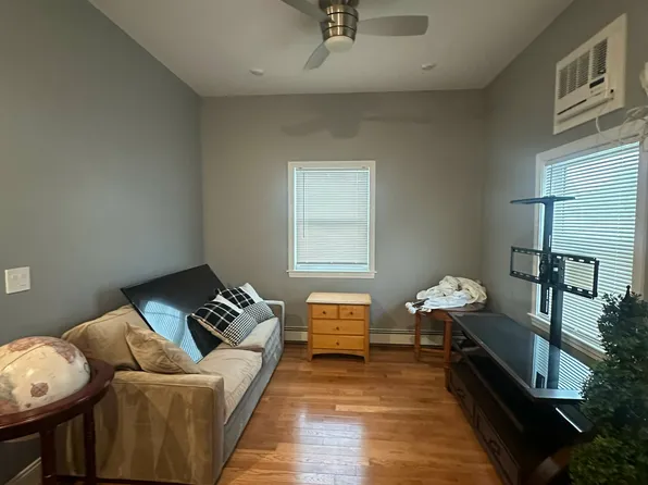 130 Washington St #3, Medford, MA 02155