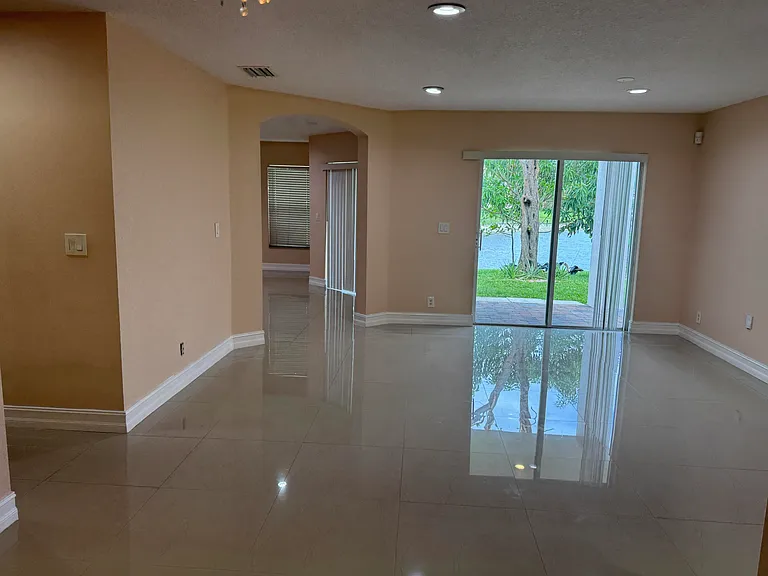6457 Adriatic Way — Photo 5