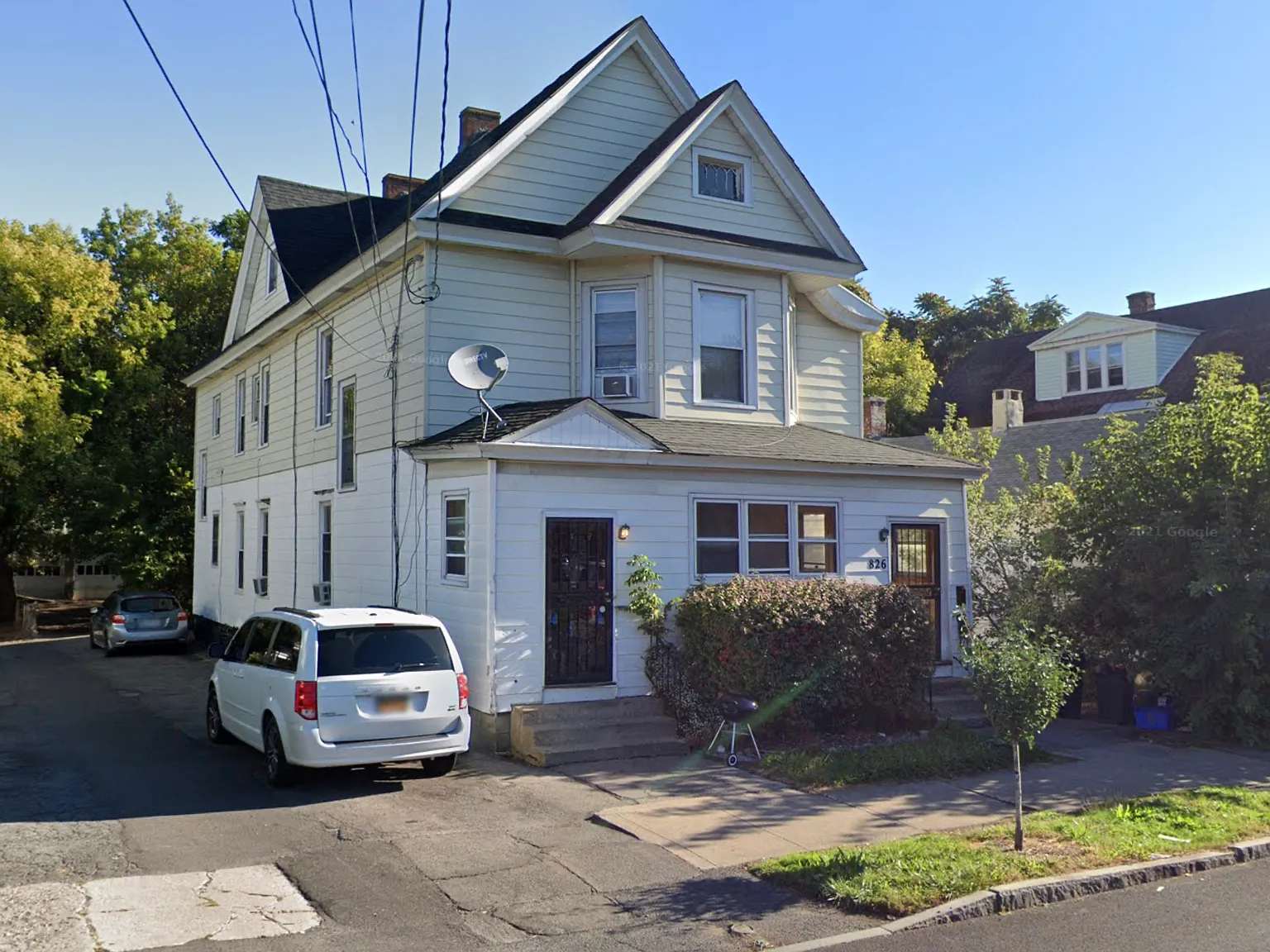 3 bed, 900 sqft, $1,650 — Photo 1
