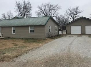 109 E Russell St, Goodman, MO 64843