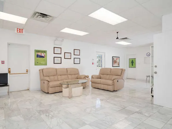 3037 Military Rd, Niagara Falls, NY 14304