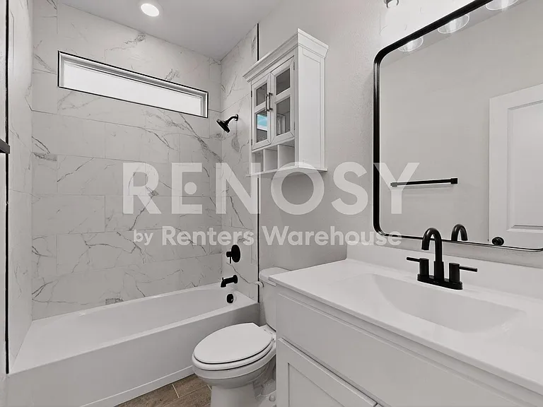 8517 Centerboard Ln — Photo 32