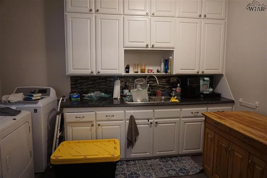 Avenue J 2130 — Photo 1