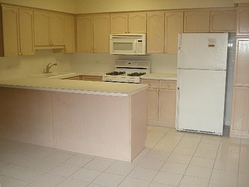 3rd image of 730 Creekside Dr Unit 301