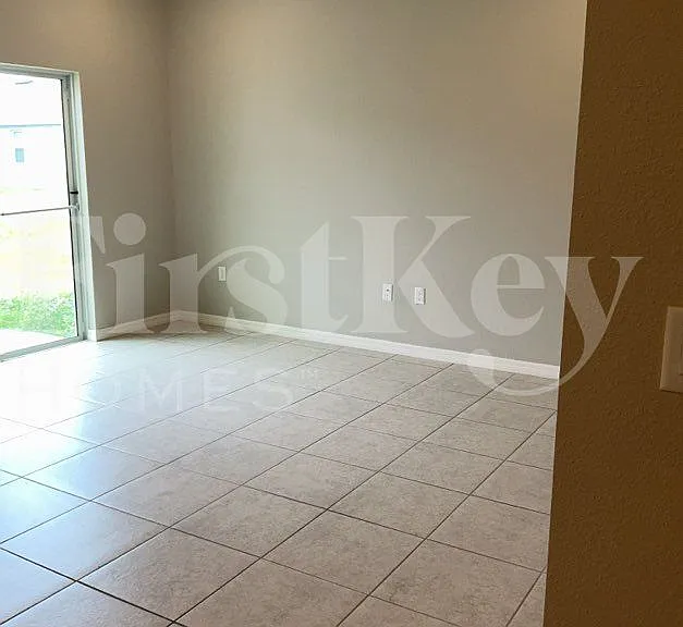 1218 Ponca Rd — Photo 5