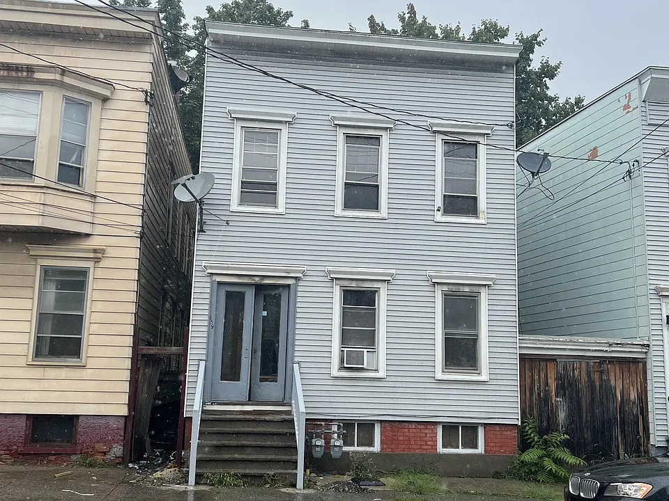 189 2nd Ave #2
