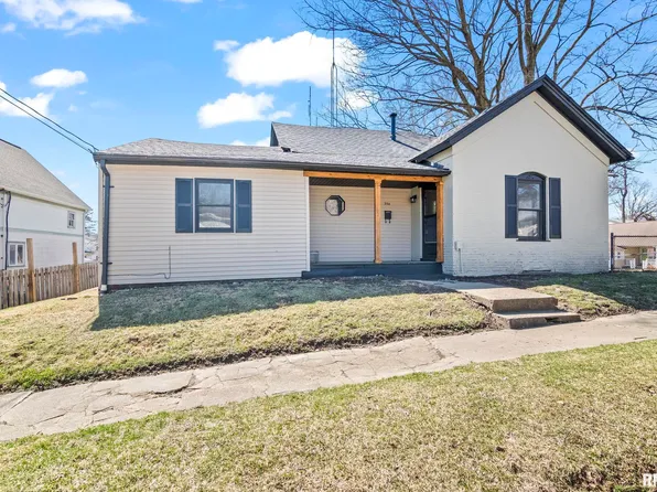554 W Monroe St, Petersburg, IL 62675