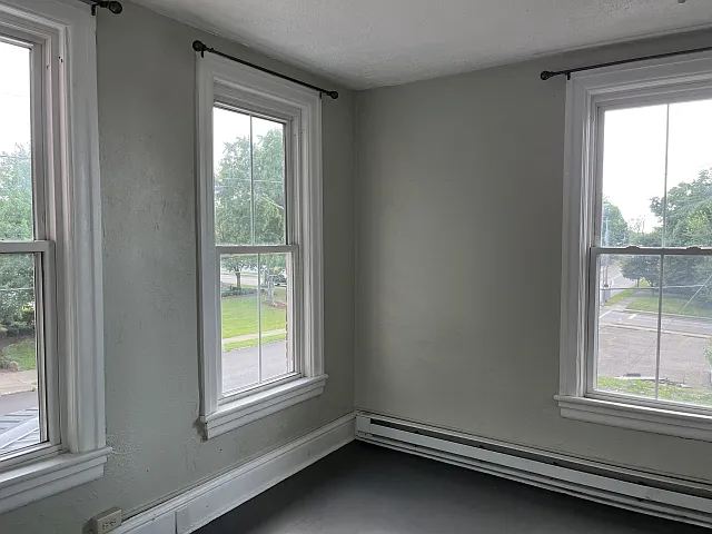 336 E Broadway St #3 — Photo 2