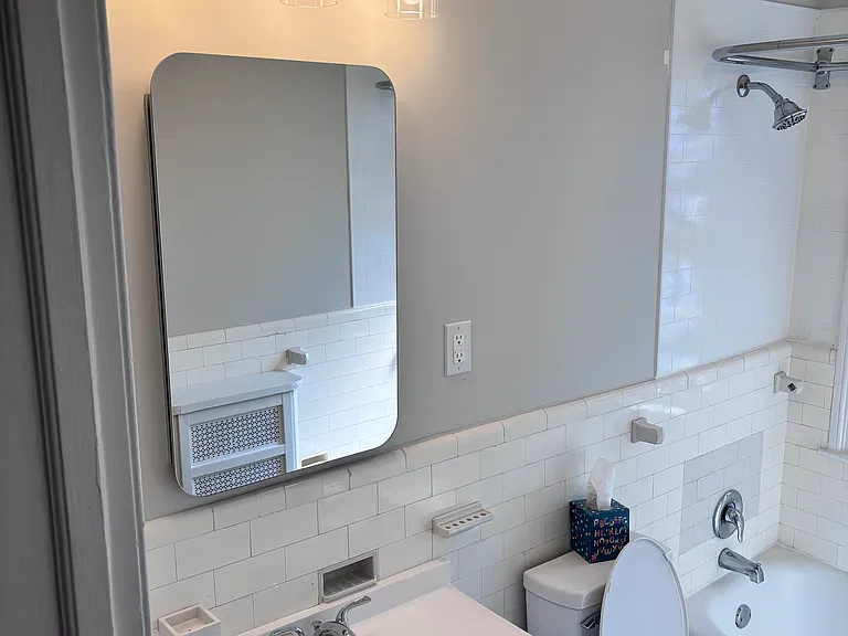 104 S Carol Blvd #2F — Photo 11