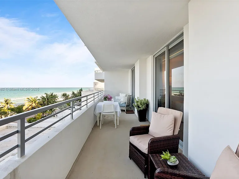 5555 Collins Ave #6L — Photo 27