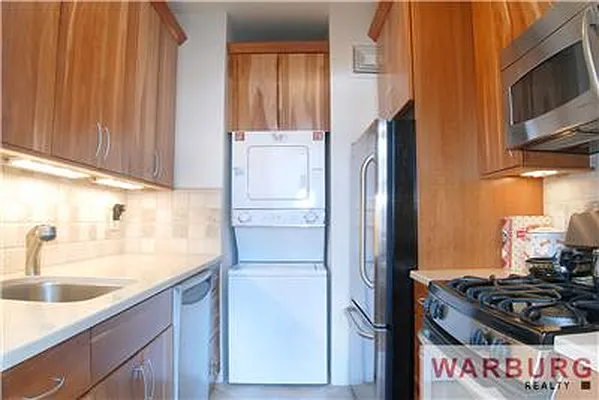 Sold by Warburg | media 35