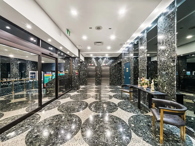 360 Bloor St E #411 — Photo 6