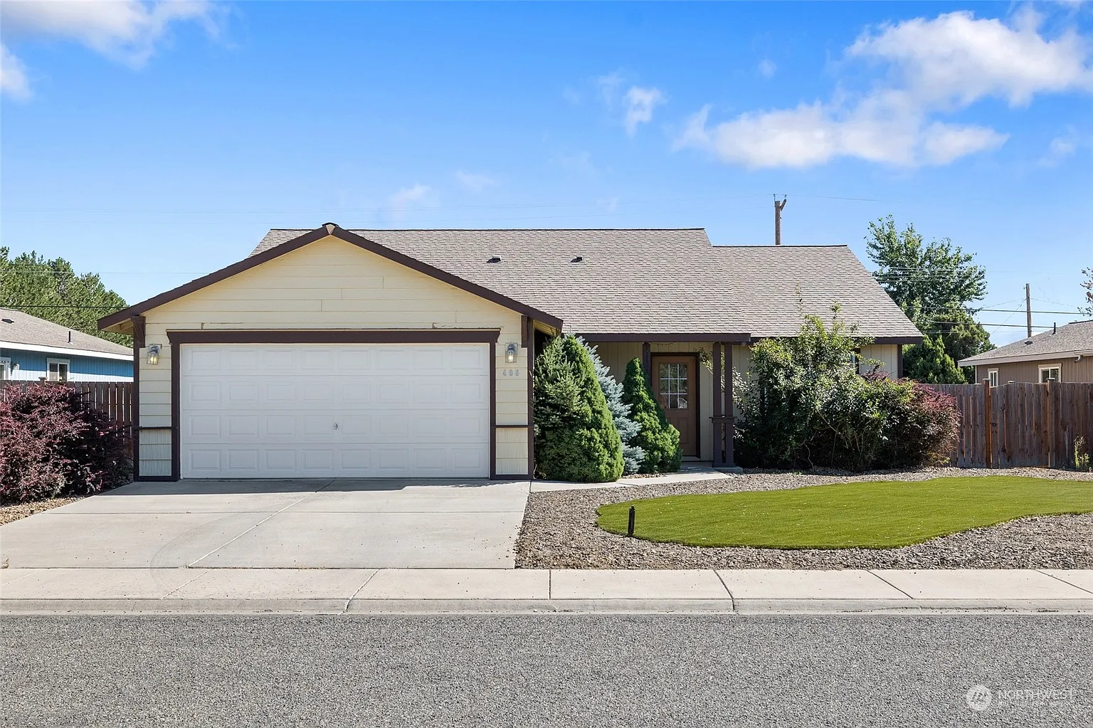 406 E Kristen Avenue photo 1