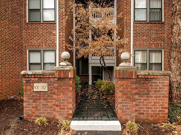 2nd image of 102 Ashlawn Ct