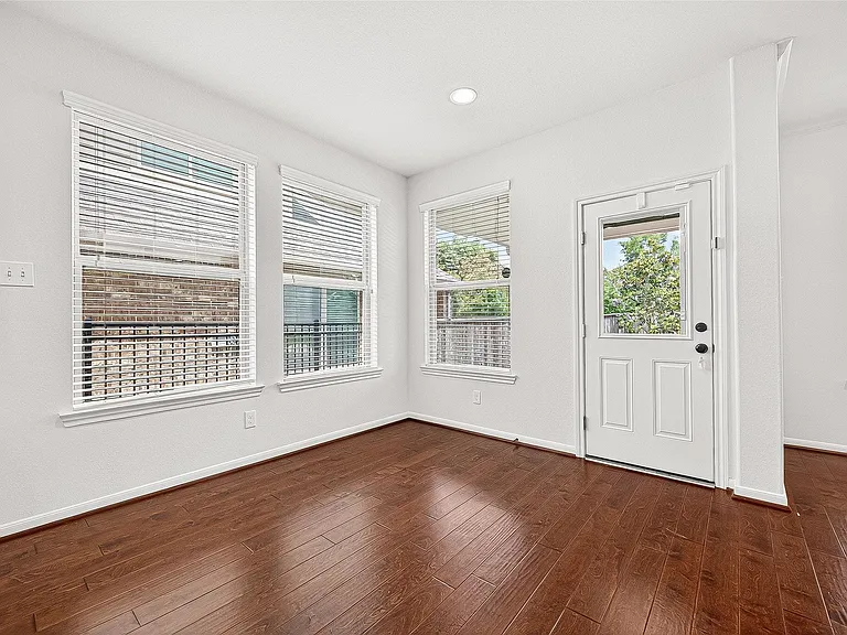 138 S Sawbridge Cir — Photo 9