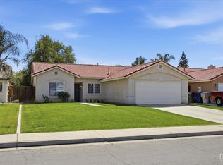 5404 Sugar Pine Dr, Bakersfield, CA 93313
