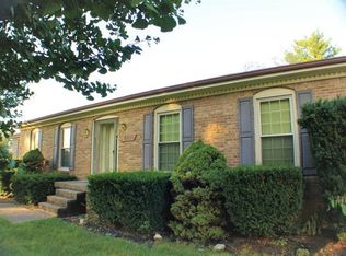 6011 Stone Bluff Rd, Louisville, KY 40291