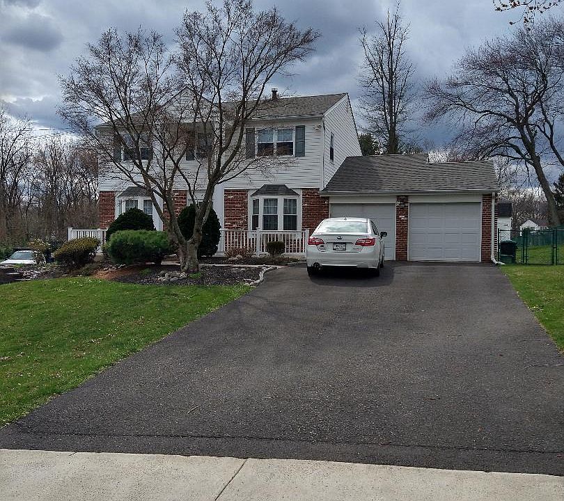 2nd image of 2550 Karen Ln