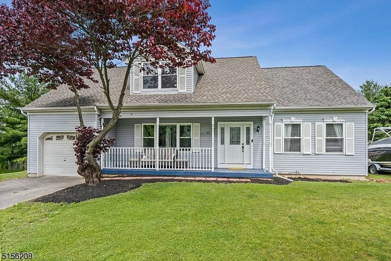 1st image of 11 Spring Meadow Rd
