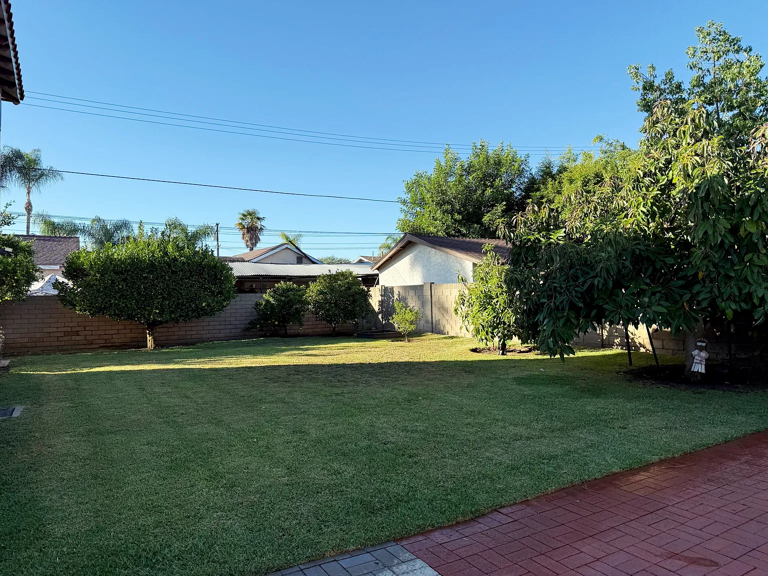 4 bed, 2.5 bath, 2294 sqft, $5,700 — Photo 2