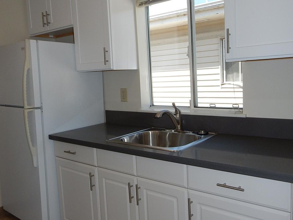 New cabinets and quartz countertops