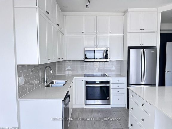 3rd image of 55 Duke St W