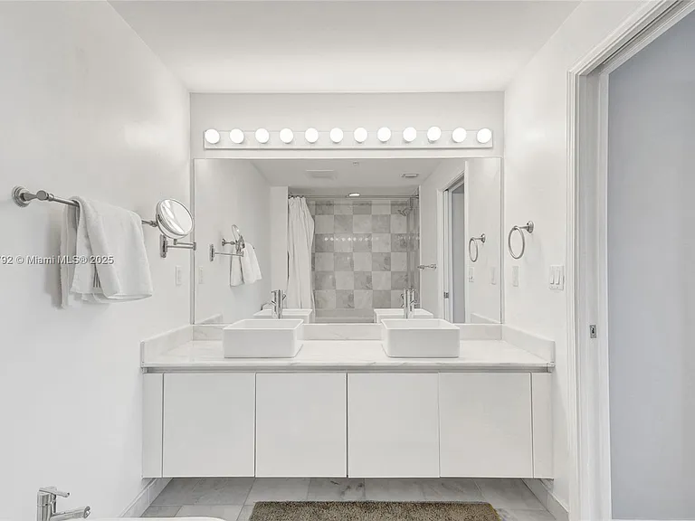 601 NE 36th St #2703 — Photo 13