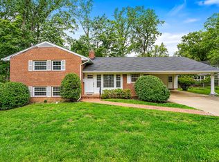 7520 Axton St, Springfield, VA 22151