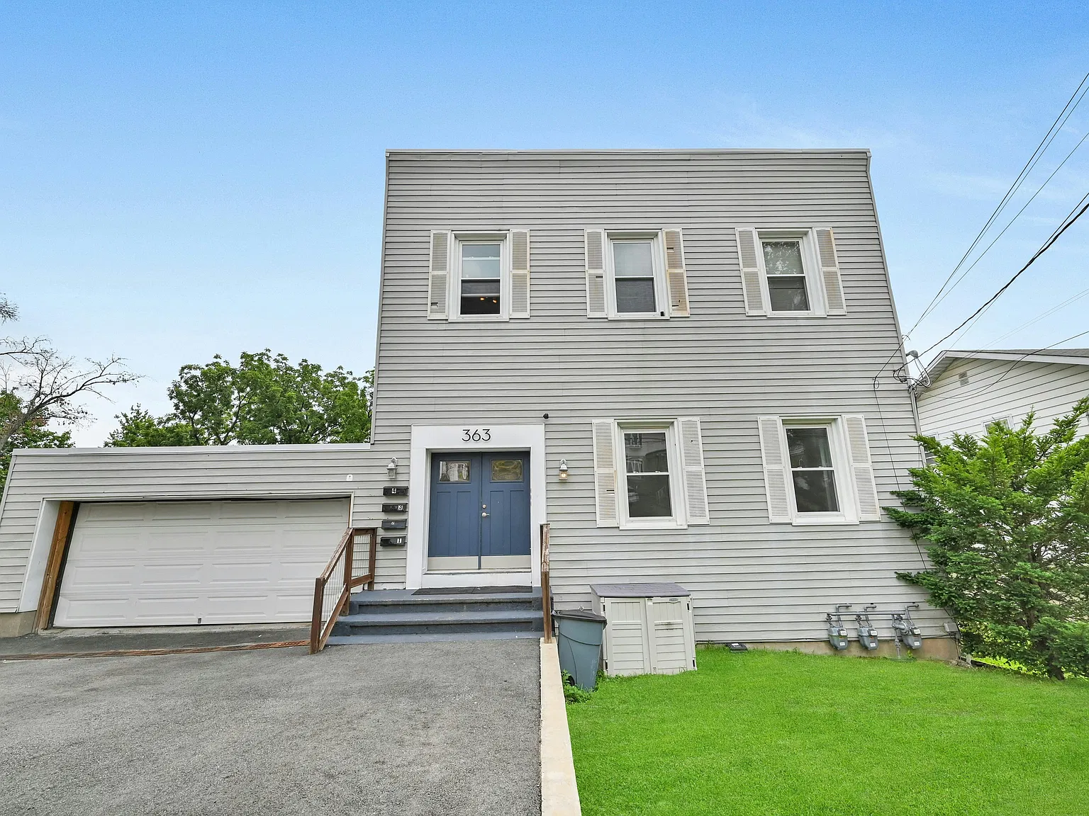 3 bed, 1100 sqft, $3,000 — Photo 1