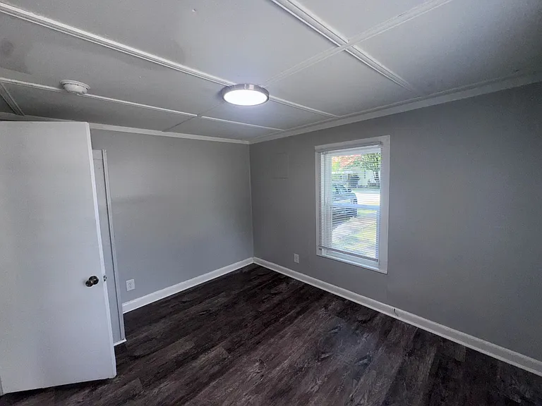 407 Elm Ave NW — Photo 17
