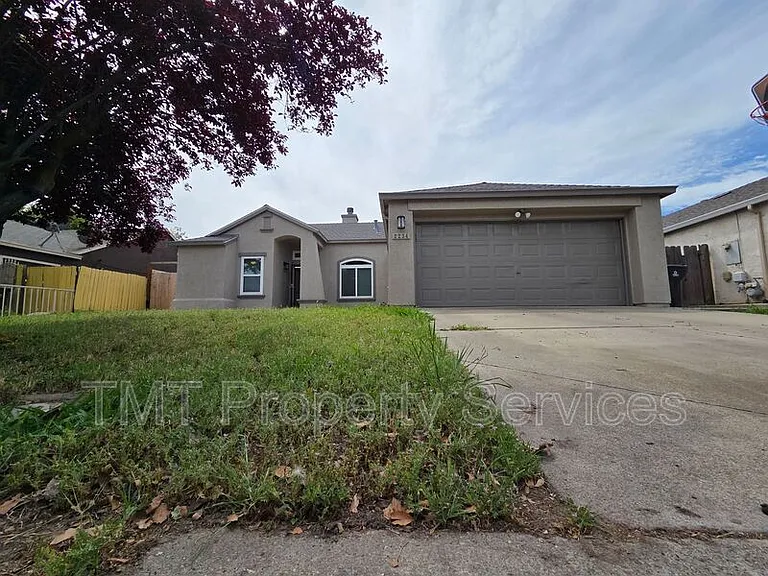 2234 Wall St — Photo 3