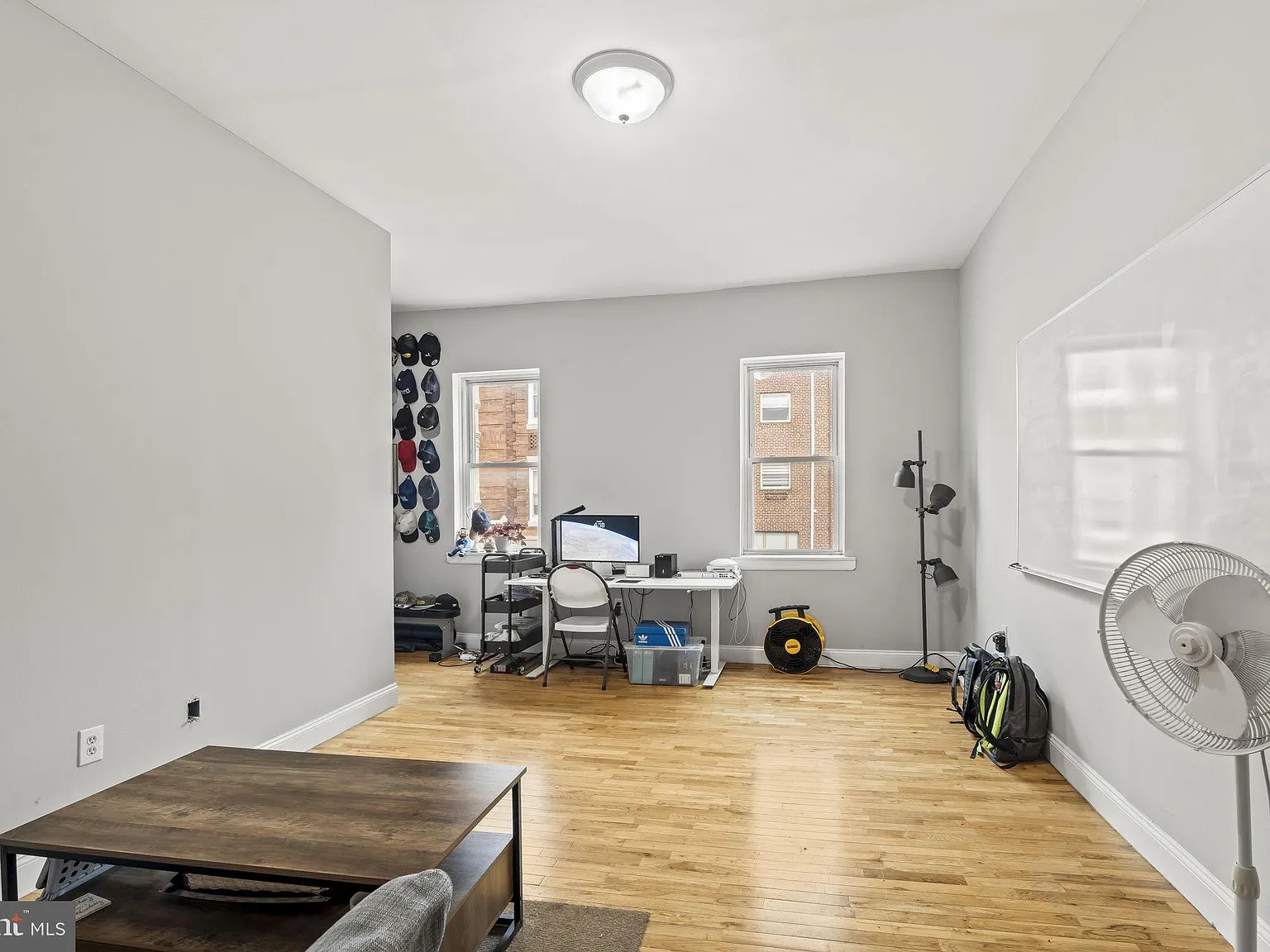 1 bed, 1200 sqft, $1,500 — Photo 2