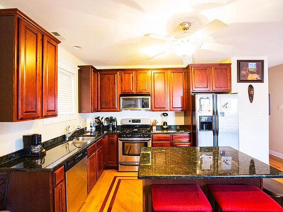 4th image of 4326 S Forrestville Ave #2