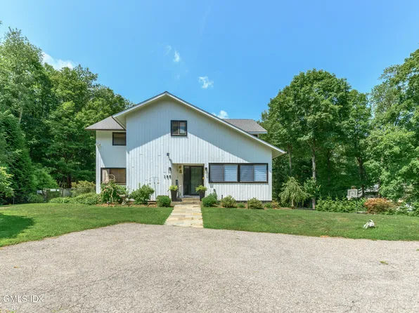 180 Riverbank Rd, Stamford, CT 06903