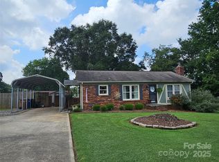 818 S Laurel St, Lincolnton, NC 28092