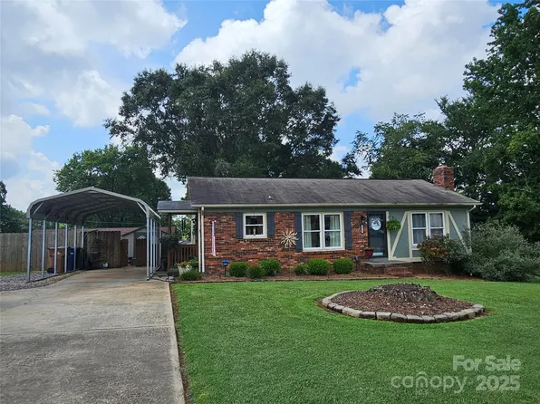 818 S Laurel St, Lincolnton, NC 28092