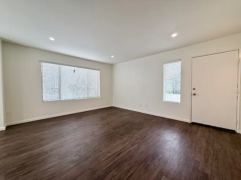 Mansfield Terrace Apartments — Photo 30