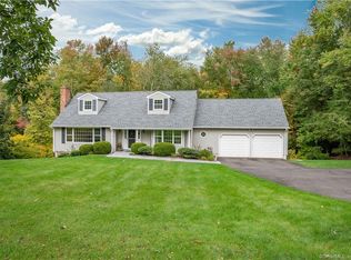 10 White Pine Dr, Brookfield, CT 06804