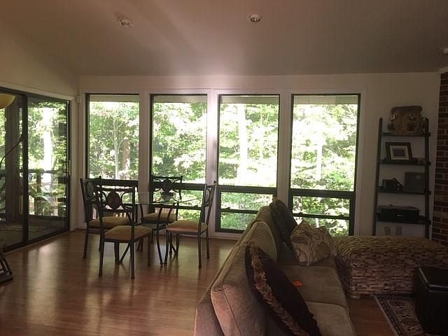 2nd image of 25 Lord Fairfax Dr