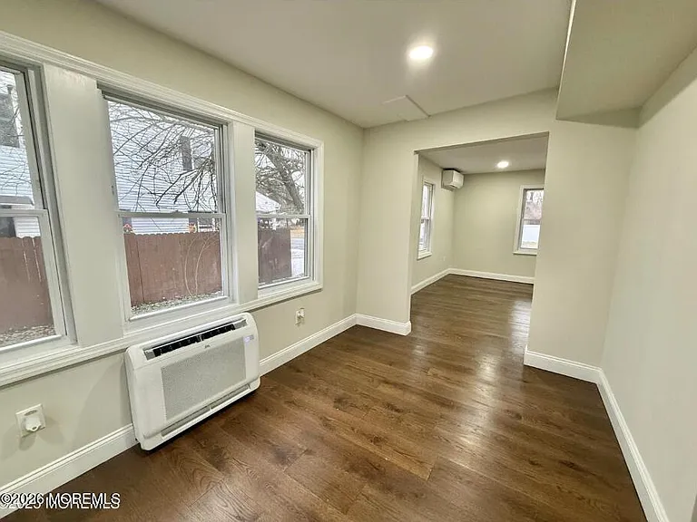 30 Maple Ave — Photo 8