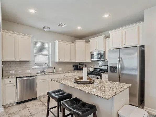 7825 Antebellum Ave, Baton Rouge, LA 70820