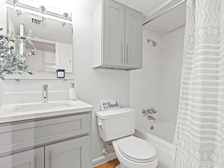 3401 Red River St — Photo 10