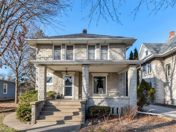 321 W Crawford St, Peotone, IL 60468