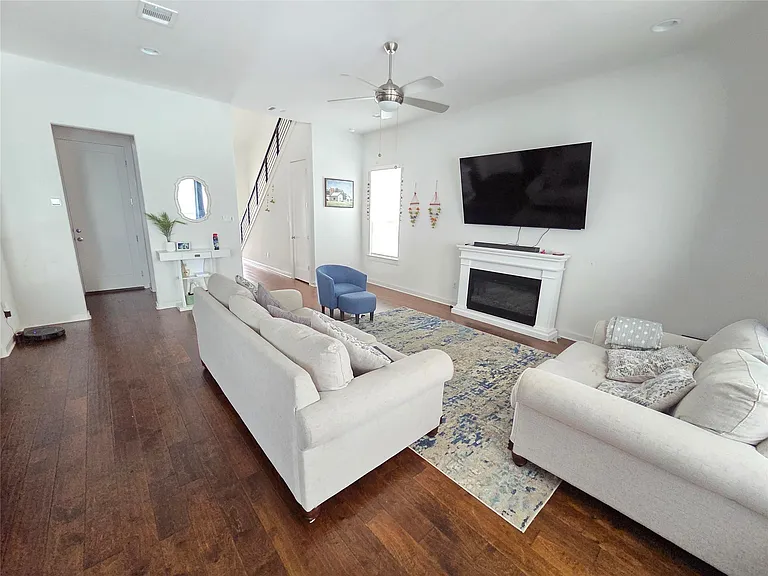 1225 Westborough Ln #17 — Photo 8