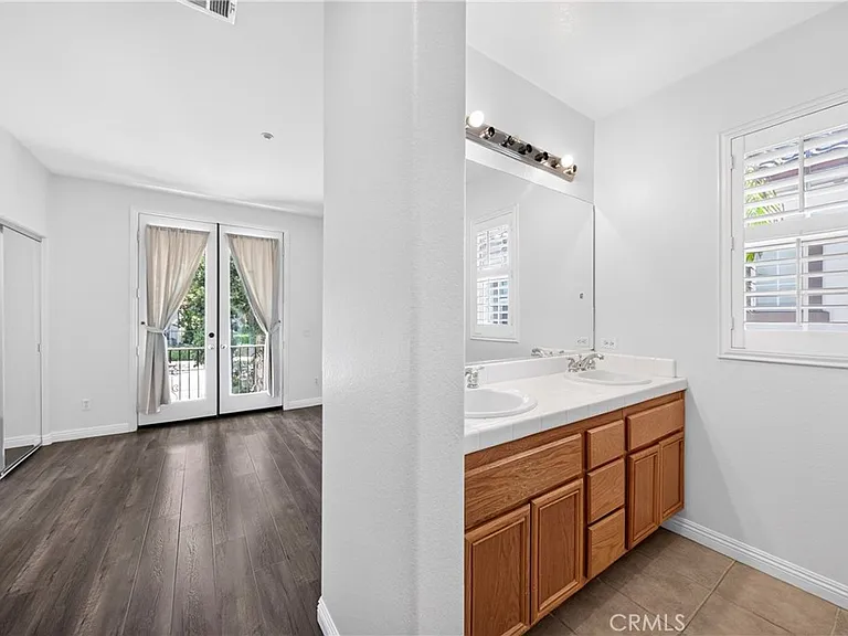 1300 McFadden Dr — Photo 30